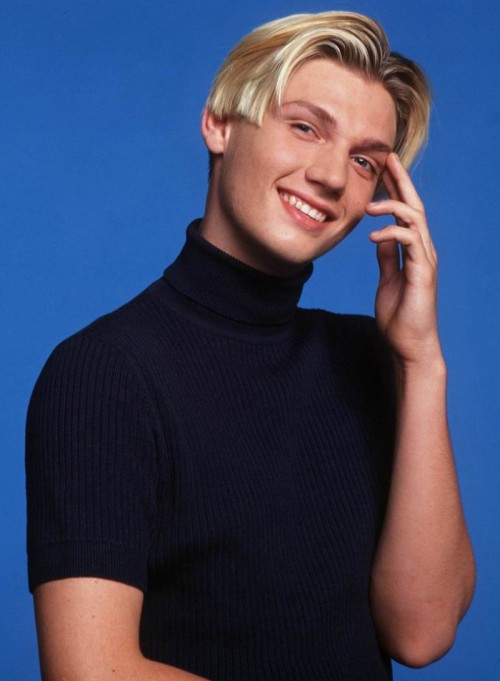 lilliep:  90sclubkid: 90′s Boys with Middle part bowl cuts Can’t forget about JTT now
