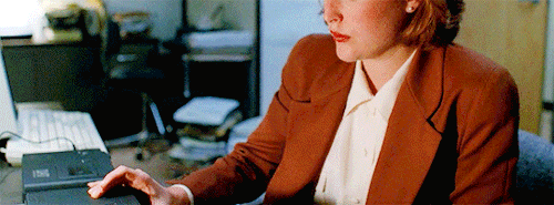 the-pink-posse:#DressLikeAWoman with Dana Scully