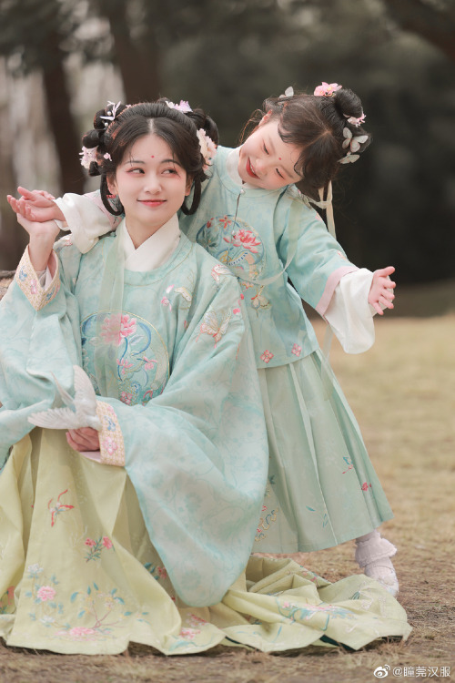 chinese hanfu by 瞳莞汉服