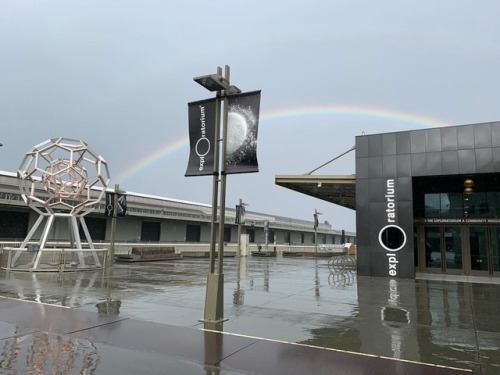 ✨ Don&rsquo;t forget to look up. ⠀ ⠀ #rainbow #reflection #refraction # #alwaysSF #onlyinSF #sanfran