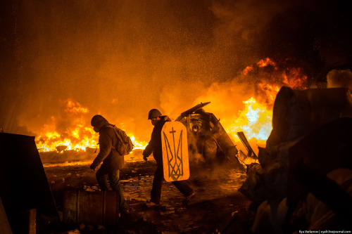 lmvgn:  sandandglass:  Revolution in Kiev, Ukraine  wow  Kiev burns.  Meanwhile, same time, all the freaking news talked about was Justin Bieber.