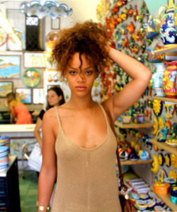 blackporndaily:  Sexy Rihanna