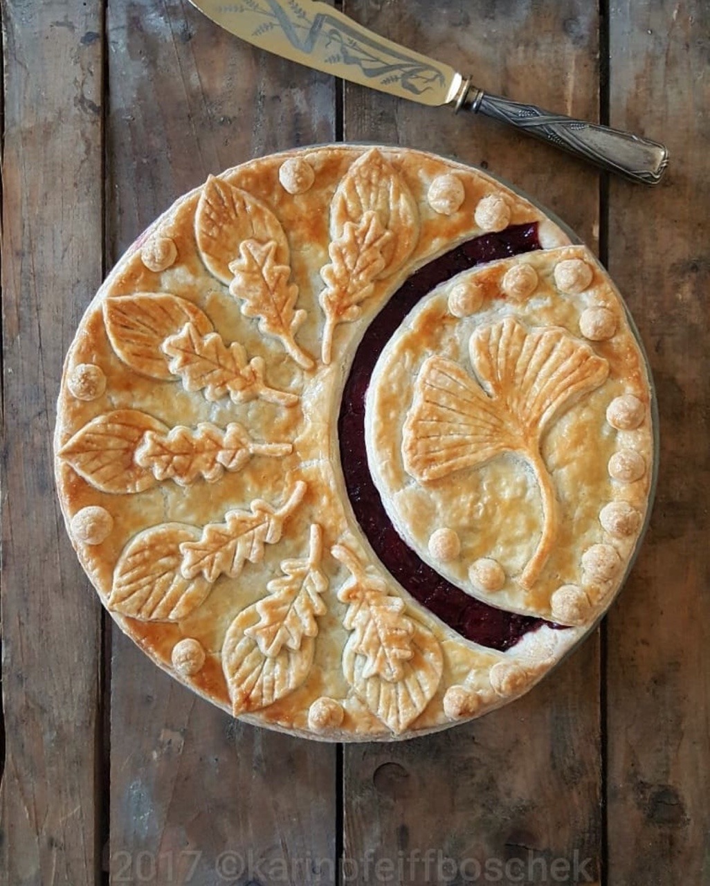 wiccamoonlight: Magical pies ✨ by karinprieffboschek