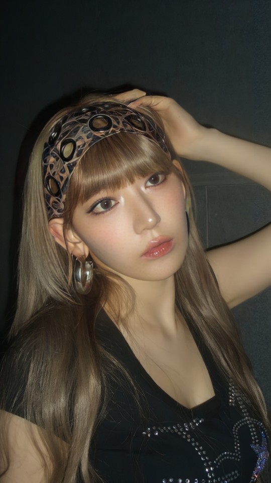 Sakura ( Le Sserafim )
