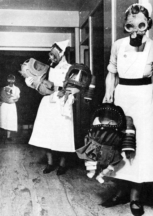 i-have-to-destroy-jotunheim:  phanhastakenover:  toferjv:  shit got weird in the 50’s  Are you my mummy?  thank you for the oncoming nighmares 