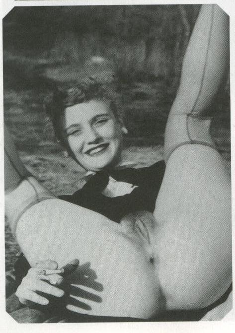filthynpervertedvintage:  Need a smoke?, 1940s