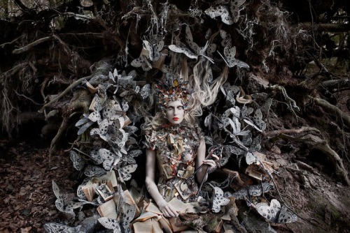 dominantlife:  from89:  The Ghost Swift and The Journey Home (by Kirsty Mitchell) Via   π 