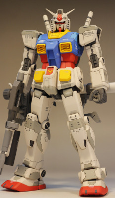 gunjap:  MG 1/100 RX-78-2 Gundam Ver.O.Y.W. Modeled by jakal76. Photoreview No.14 Wallpaper Size Imageshttp://www.gunjap.net/site/?p=150299