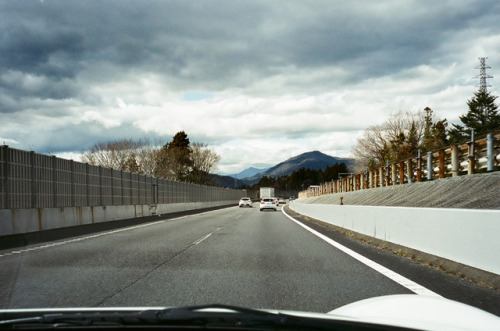 carsonfilm: Yamanashi TouringStrangely clear roads, a weird blanket of cloud over Fuji-san, a few qu
