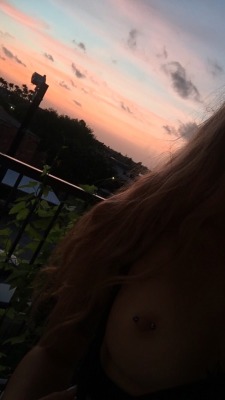 Kennabliss:  Sunsets And Titties 🌞