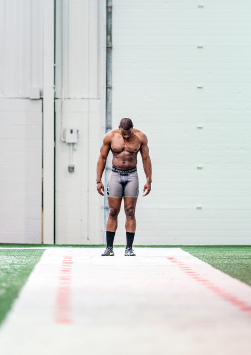 theconsolidator:  footballjockstraps:  Larry Caper    Follow The Consolidator.