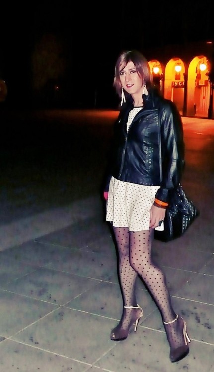 Love her patterned hose.