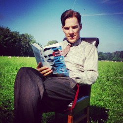 londonphile:  Just found a pic I took of the wonderful Mr.#benedictcumberbatch taken during a break in filming on the #imitationgame . He’s dressed as #alanturing and reading Turing’s biography. Love him. Top guy and watching him work is like watching