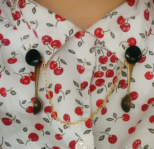 spoonie-living:myterriblepersonality:Hanging Spoon Collar and Cardigan Clips by Juneleven on Etsy! (