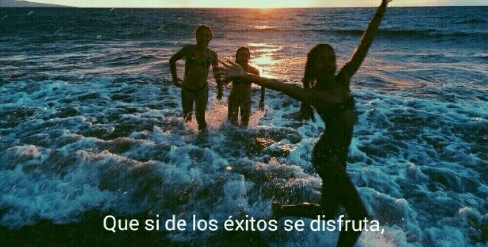 somospandaspordentroyporfuera:  Gran frase 🙈 -Una chica invisible. 
