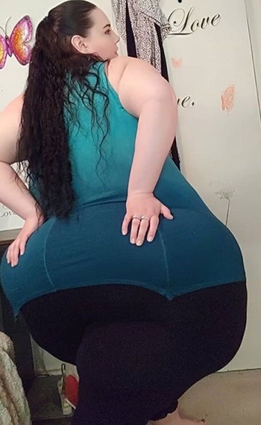 Can T Believe How Sexy She Is As A Pear Shaped Lad Tumbex