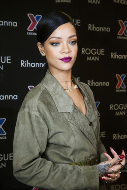 rihannalb:  Rihanna at ”Rogue Man” promotion at Fart Belvior, Fairfax County, Virginia. 