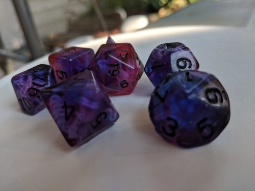 ~Spiderverse~I’ve been watching Into the Spiderverse so much lately that I made dice based off the w