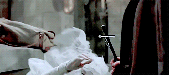 witchguardian:    Bram Stoker’s Dracula (dir. Francis Ford Coppola, 1992)    