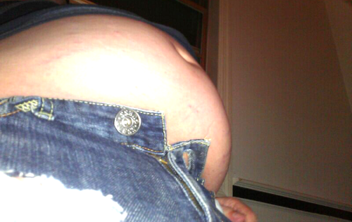 insatiableshadz: dang stretch marks are comin back :v eatin ~$20 worth of mcd’s fries isn&rsqu