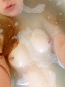 sunfl0wer-princess: ☁️ bath time 