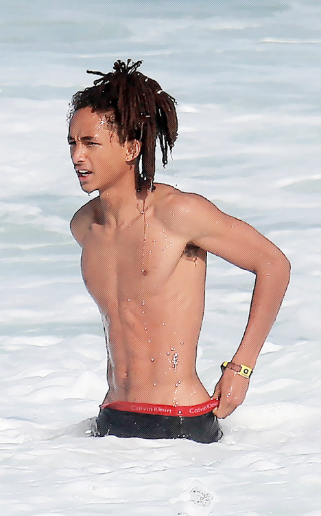 Porn photo boytrappedinthcloset:  Jaden Smith