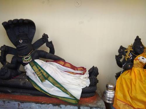 Reclined Narasimha with Lakshmi, Nava Narasimhar temple, Navalur, Tamil Nadu