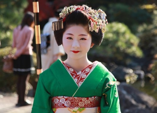 geisha-kai:  Satsuki as junior maiko (SOURCE) She will become a geiko next February ^^