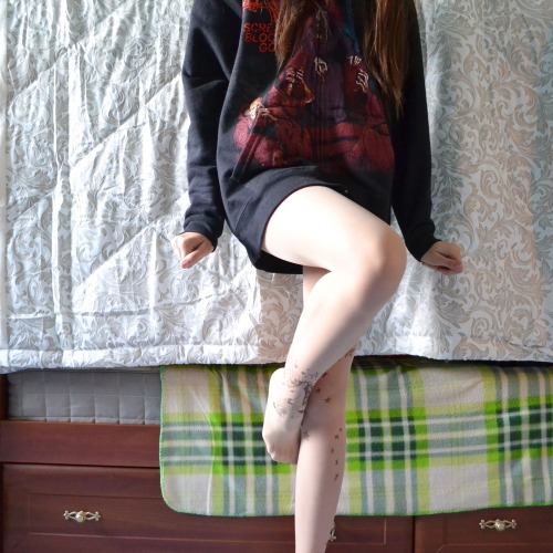 ponchikmrs: Hello everyone! ^^ My name is Daria and I hope will be friends with you :3 Here you can 