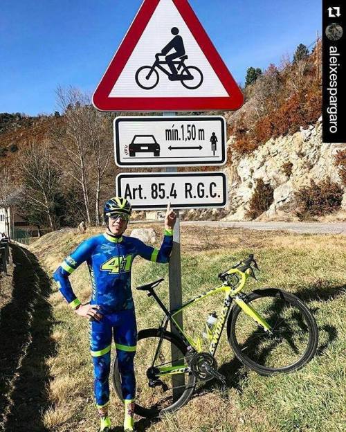 apisonadora60:El gran piloto Aleix Espargaró nos recuerda a todos los conductores que en un 1,50 m e