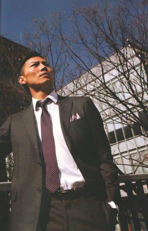 silverwind:Scanned by silverwind from Iwanaga Hiroaki’s 1st photobook.Safe for work this time.