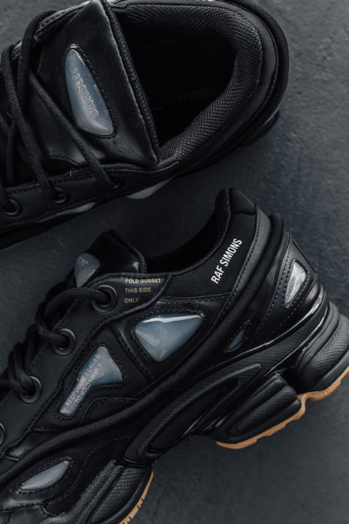 featurelv: Adidas Raf Simons Ozweego “Bunny” Core Black