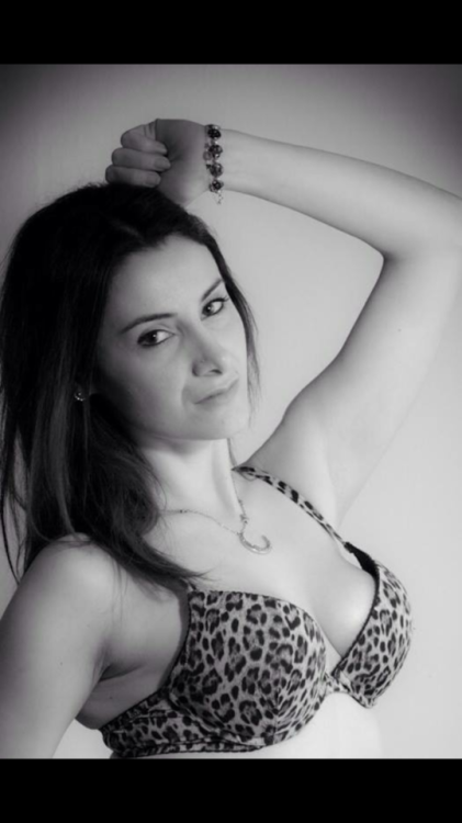 Omaggio a D.B. Pubbliche su fb Milf super sexy ialiana