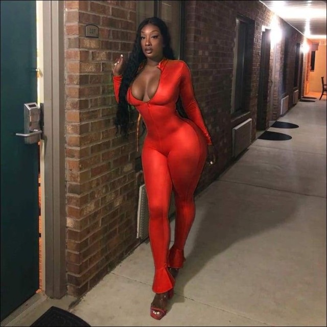 she2damnthick:Sexy in red