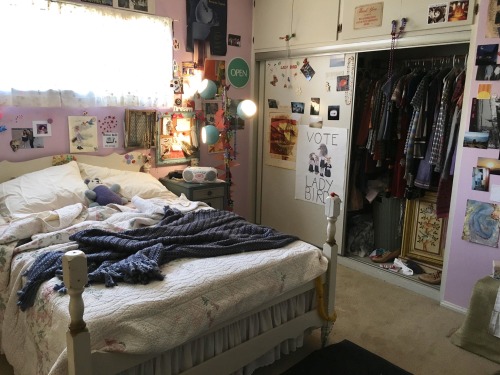 dreamerscinema:Christines bedroom in Lady Bird 