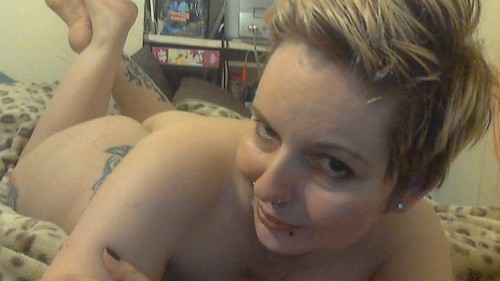 xxmisty:  There’s a whole lotta butts and a whole lotta feet around here 