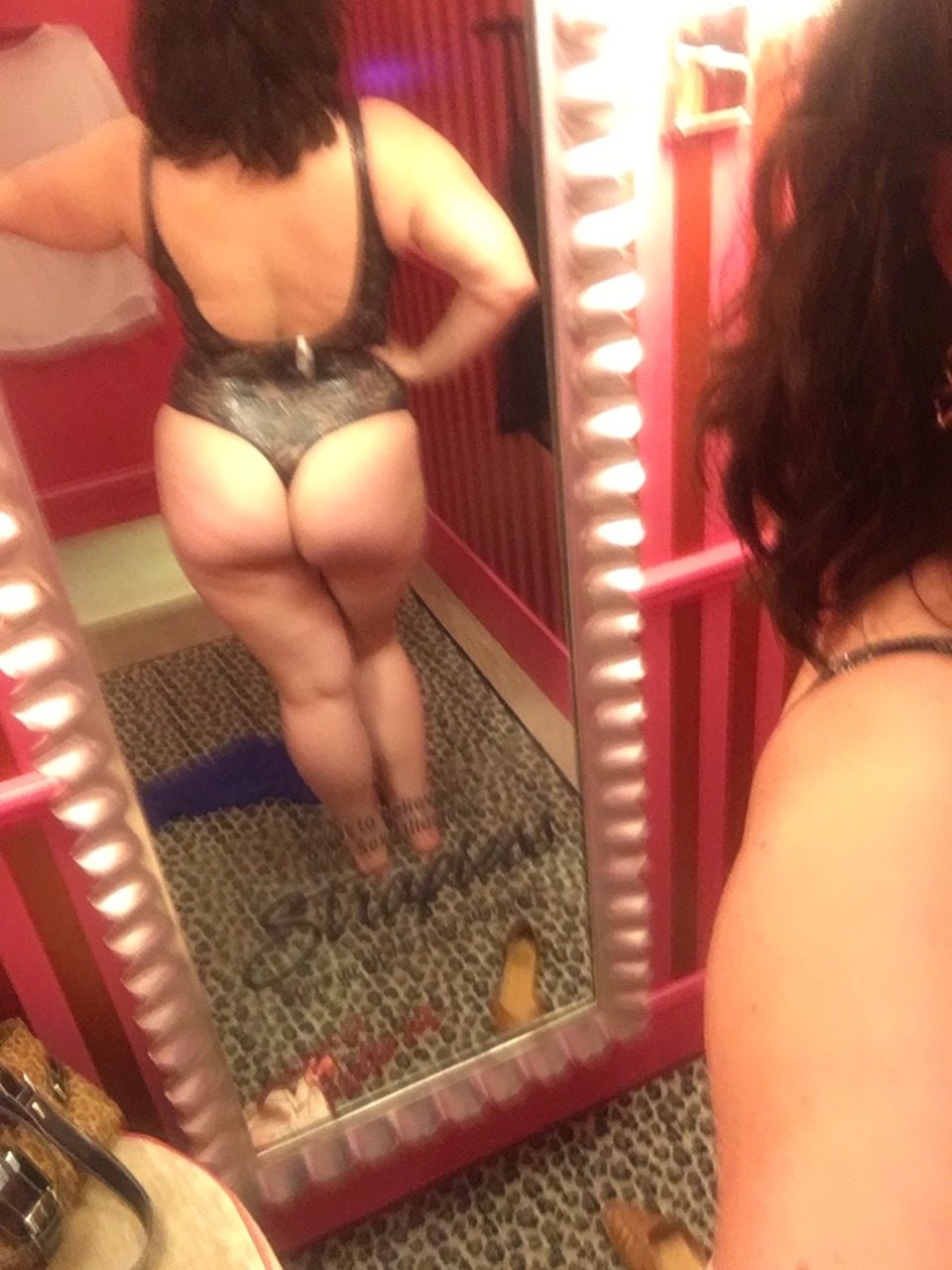boobsbrewsnbones:Saucy!