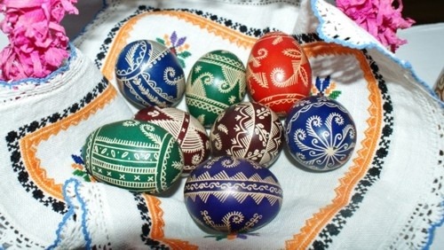 Old patterns on traditional pisanki (decorated Easter eggs) from the region of Opoczno, central Poland [sources of pictures: 1,2,3,4,5].
Word pisanki is derived from the verb pisać (”to write” or in old Polish: “to paint”) as a reference to old...