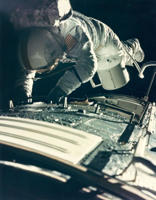 spaceexp:Ronald Evans’ EVA, the last in deep space, Apollo 17, December 1972 via reddit
