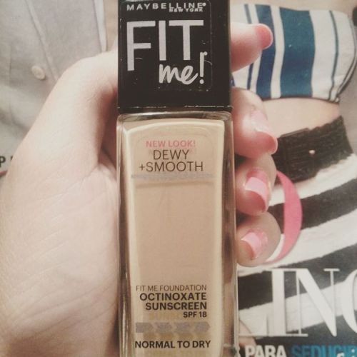 Hoy vengo a hablarles de mi nueva base de #maybellinefitme me gusto muchisimo deja la piel preciosa 