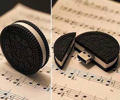 meu-melhor-inimigo:  Desculpa pai, engoli o pendrive sem quer…  