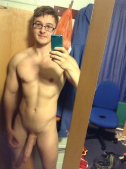 hugyerbud:  The rest of the class just thinks he’s the nerdy know it all, but once you get to know him, he’s really well hung…