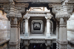 thekhooll:  Adalaj Ni Vav Tripti Shrivastava  