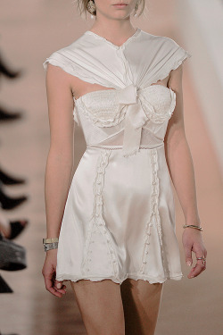 myfavoritefashionthings:    Balenciaga Spring