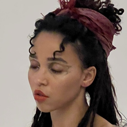 fallen-allien:fka twigs.