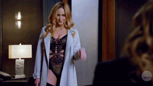 Everybody Says Thank You Legends Of Tomorrow For This Scene
