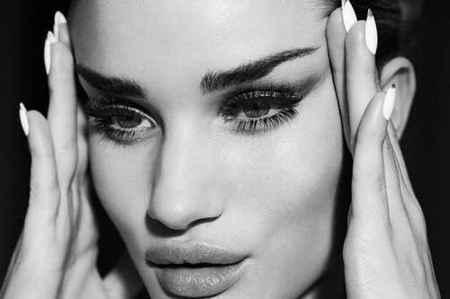 manhattanmoss:  Rosie Huntington-Whiteley by Emma Summerton