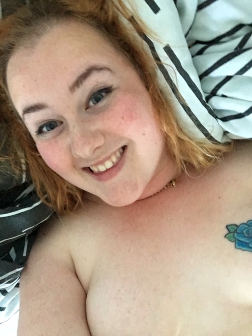 fauna-buttnakedinyoursauna:  I’ve had the picture since last summer but I’ve not posted it. I couldn’t bring myself to until now.   It’s because my hair is thinning at the top of my head. It’s really trivial I know, but there have been occasions