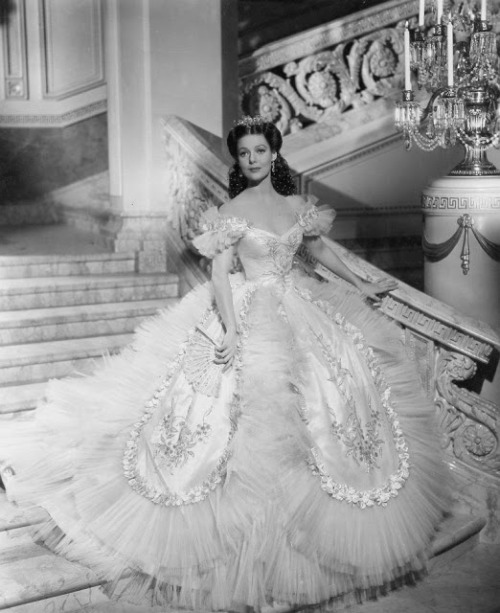 Loretta Young in Suez (1938)