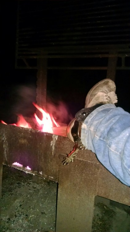 roughcutcowboy:  iowacowboy:  Hanging out by the fire after riding all day  Packer riding work boots.  Hot chill